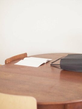 紙袋を壁にかけるだけ！リビング学習と片づけが劇的にはかどります