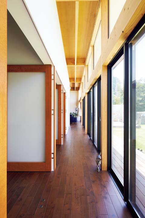 廊下沿いに並ぶ個室