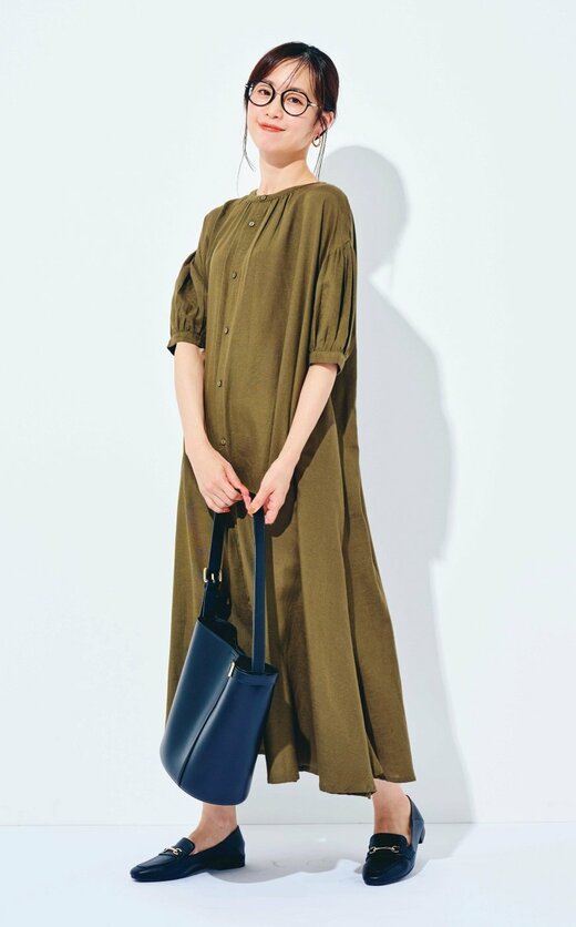 ワンピースを小物でアレンジ