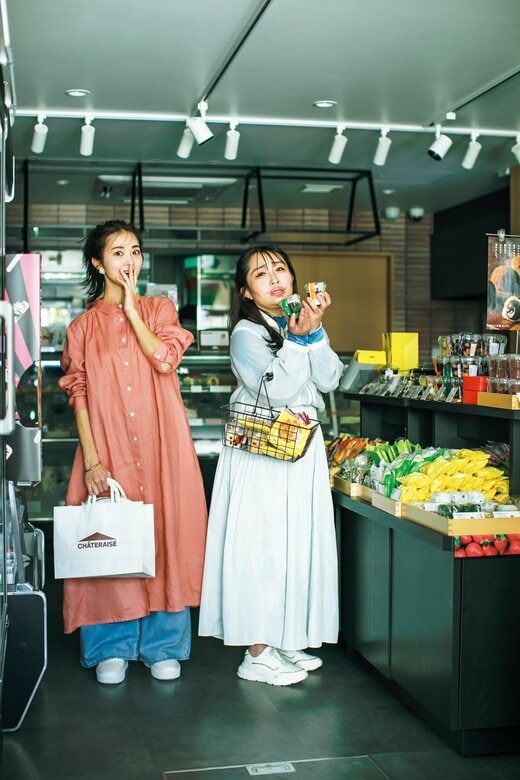 春配色のシャツワンピ×デニム