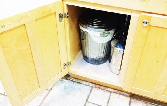 台所と洗面所にごみ箱が