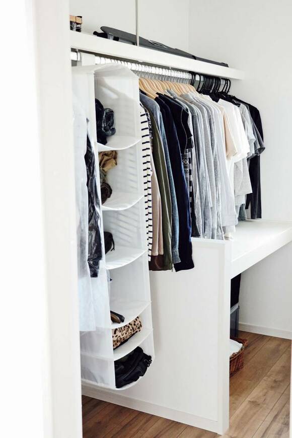 縦長ウォークインクローゼット