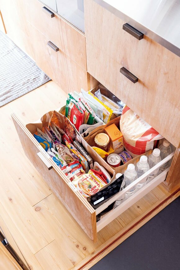 引き出しにラーメンなど