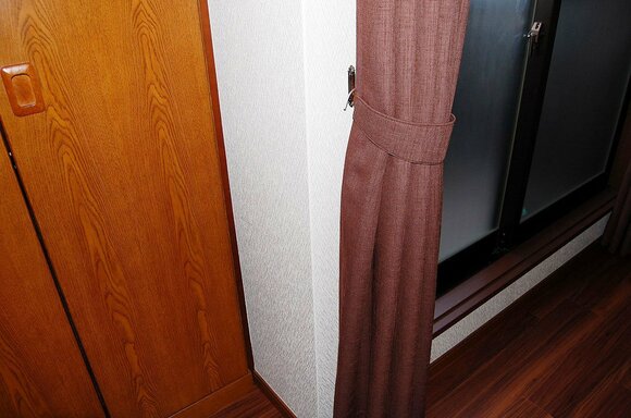 100円ショップのストールハンガー