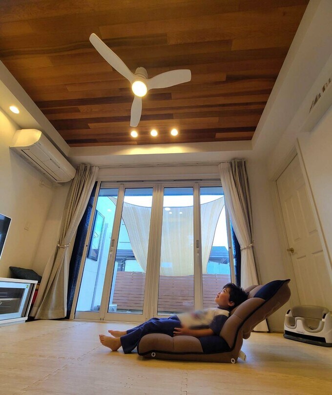 折り上げ天井は開放感がある