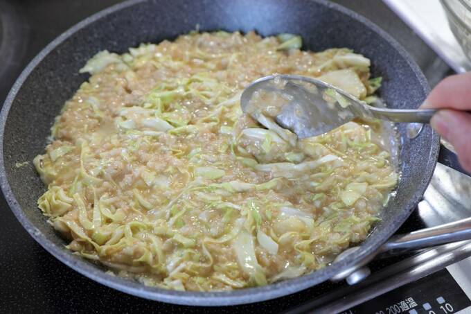 フライパンに生地