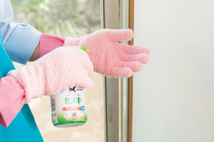 手袋にスプレー