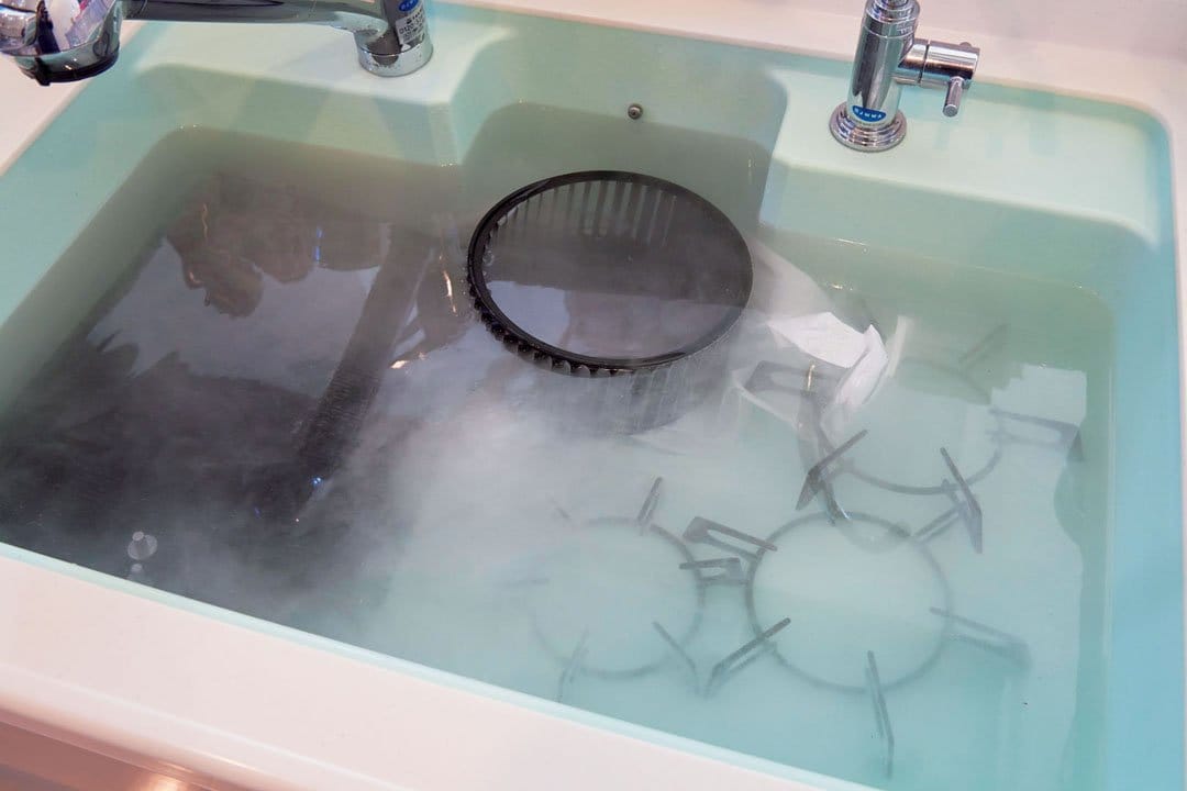 駆け込み大掃除に 過炭酸ナトリウムで油汚れがすっきり Esseonline エッセ オンライン