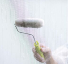 「スライムローラー」でホコリがごっそり！100円の掃除アイデア