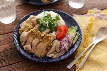 炊飯器でつくれるカオマンガイ。ボタンを押すだけで簡単おいしい！