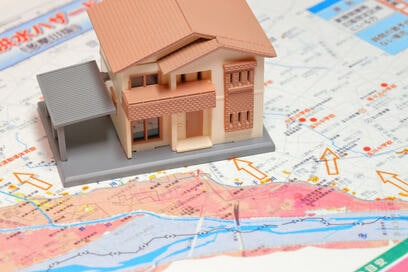 家を建てたら浸水被害に！土地の売り主や仲介業者に損害を請求できる？