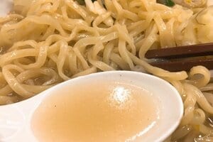鶏ガラスープと中華だしは別のものなの?