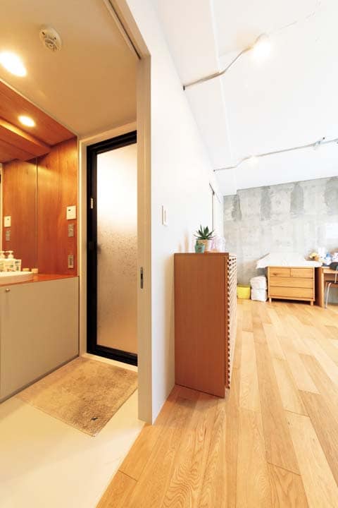 落ち着いたデザインのサニタリー