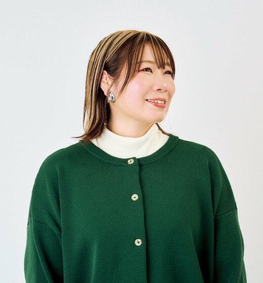 タートルネックを着た女性