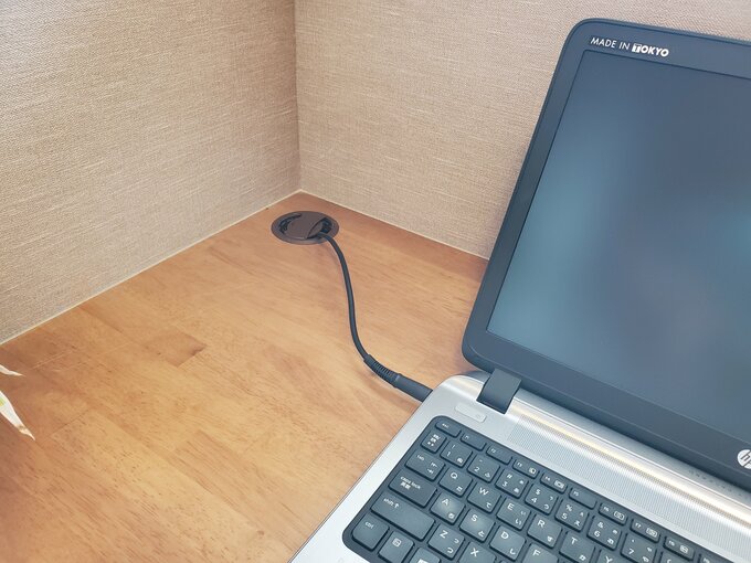 コードを通す配線孔