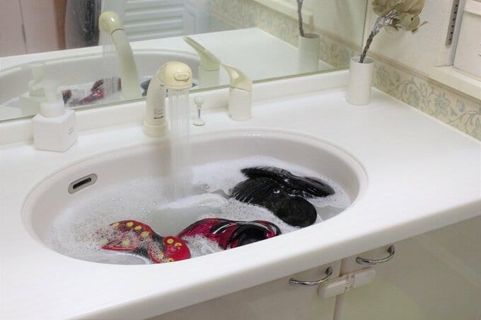 衣類を漬けている様子