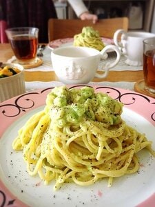 2に湯をきったパスタを入れてあえる。