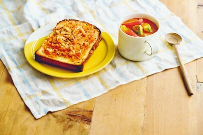 時間のない朝の「のっけトースト」。冷凍保存で朝はパパッとおいしく