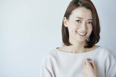 パウダリーファンデーションでもなめらか！乾燥に負けないメイク