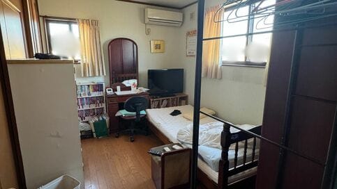 「父の突然死と遺品整理」で感じた、身軽に生きることの大切さ。永遠に出番が来なかったものとは