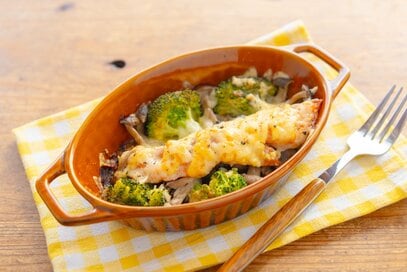 旬の鮭をうま味たっぷりに味わう「マヨチーズ焼き」。お弁当のおかずにもぴったり