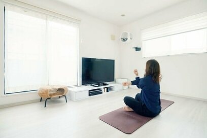 50代からの片づけやすい家づくりのコツ。大きな家具は手放し、すっきりリビング