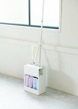 山崎実業の「生活感が消える」収納ボックス。掃除道具がごちゃつかず取り出しやすい