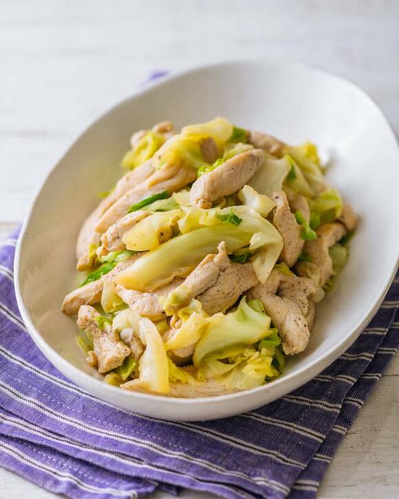 鶏胸肉とキャベツの中華炒め