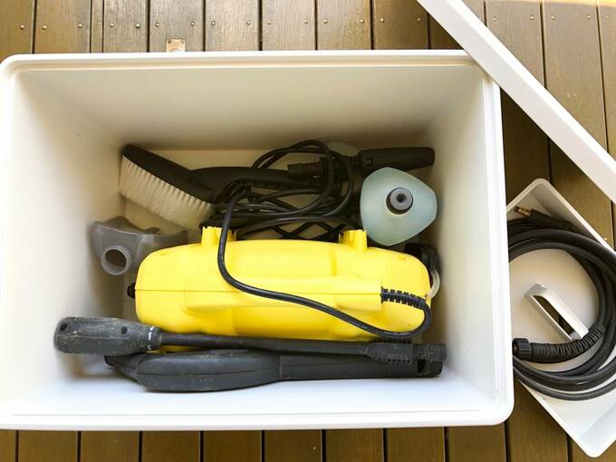 収納ボックスに高圧洗浄機