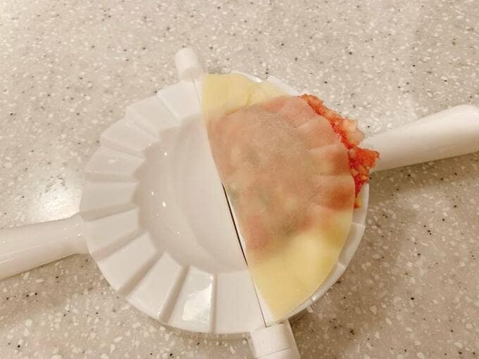 タネがはみ出した様子