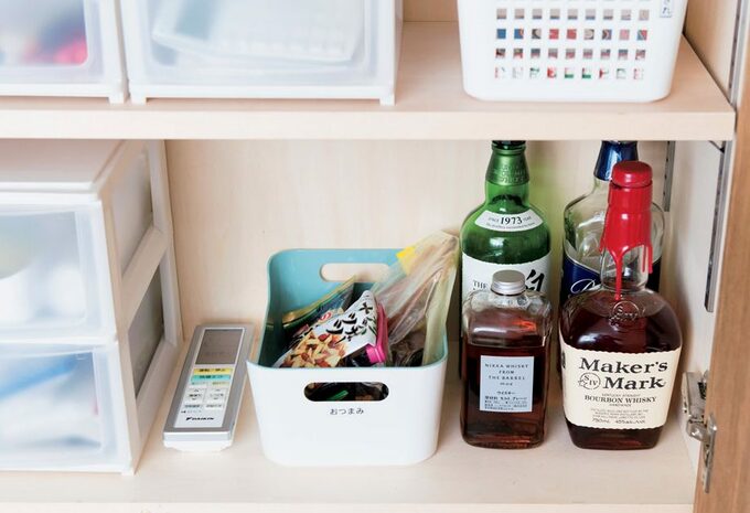 夫の晩酌グッズは座りながら手の届く位置にセット