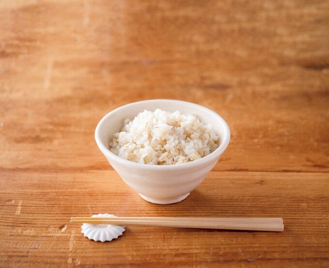 もち麦ご飯とお箸