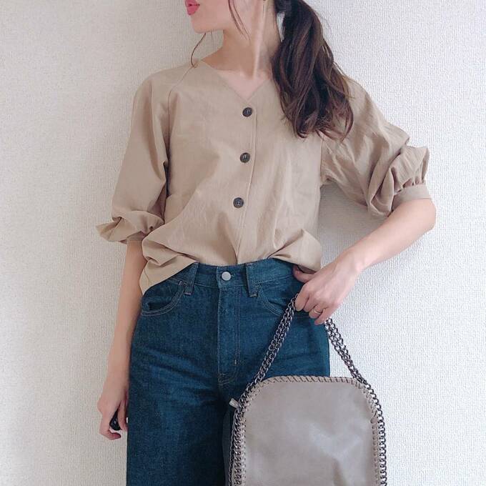 フロントボタンブラウス