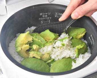 具は野菜1品だけ！「のっけ炊きご飯」がラクちんすぎる