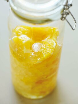 ワタナベマキさんの手づくりオレンジシロップ。アイスに加えると絶品