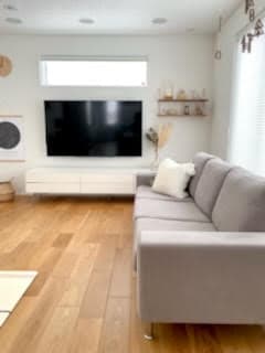 大好きな服や漫画を大量に手放し、すっきり暮らしへ。きっかけはSNSだった