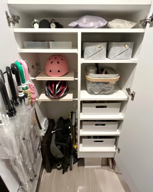 わが家の玄関収納。「〇〇すべき」という思い込みを捨てて、家族の使いやすさを優先しました