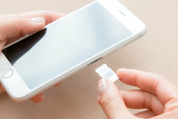 SIMカードの入れ替え