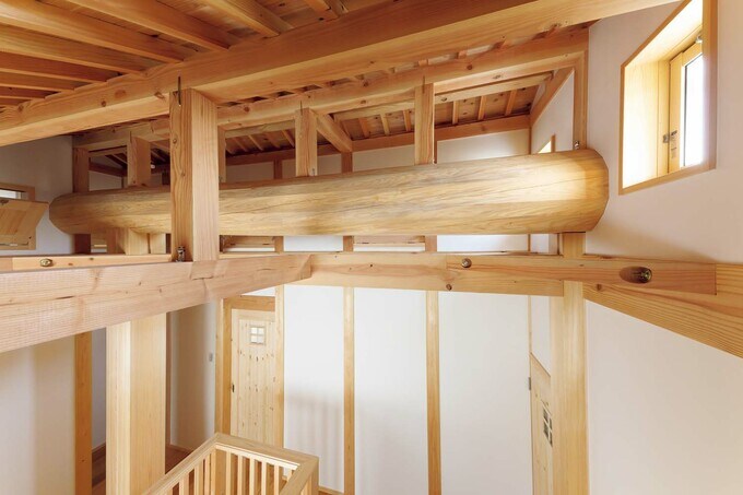 丸太梁は直径65㎝