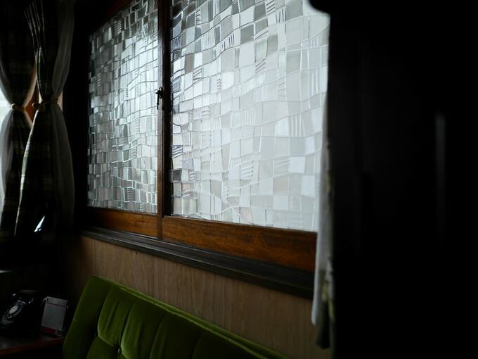 建物がもつ味わいを生かしたガラス窓