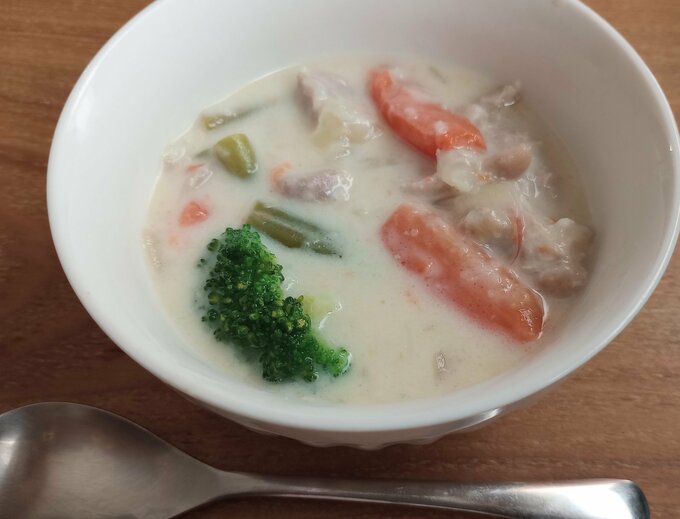 洋風野菜ミックス＋鶏肉で作ったホワイトシチュー