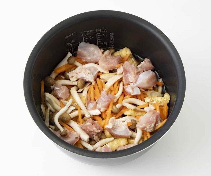 内釜に具材