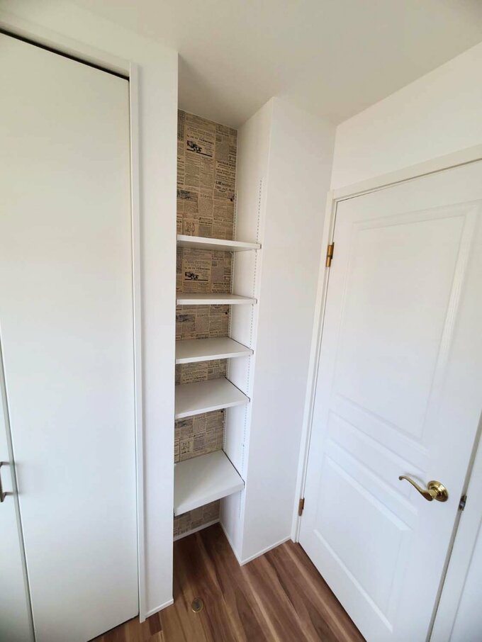 子ども部屋にある備えつけ本棚