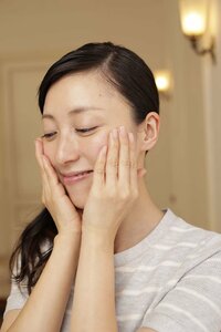 プチプラだからデコルテまでおしみなくぜいたくに使えます