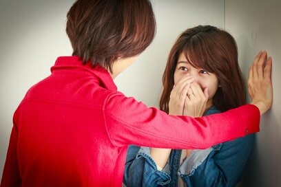 子どもの動画を勝手にアップして孤立！SNSとLINEのトラブル急増中