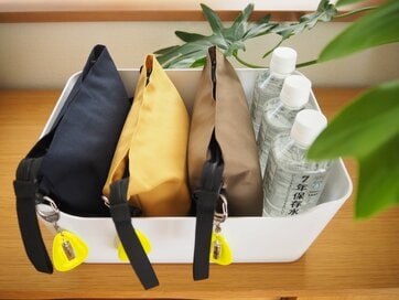 子どもの備えは、リュックより軽量な「防災サコッシュ」に：防災士が実践