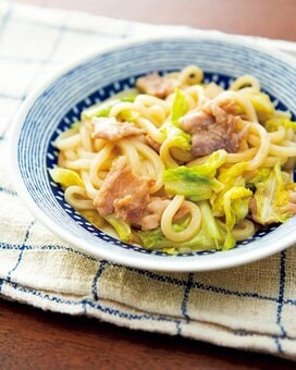 山本ゆりさんの絶品「みそバターうどん」。電子レンジで簡単・子どももウケも抜群