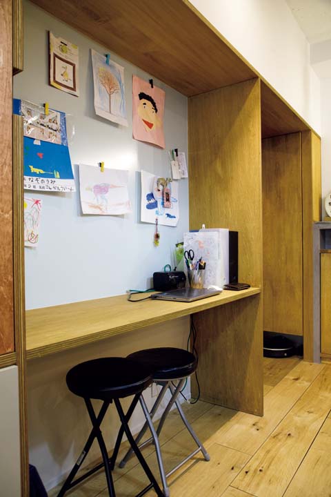 壁面収納とカウンター