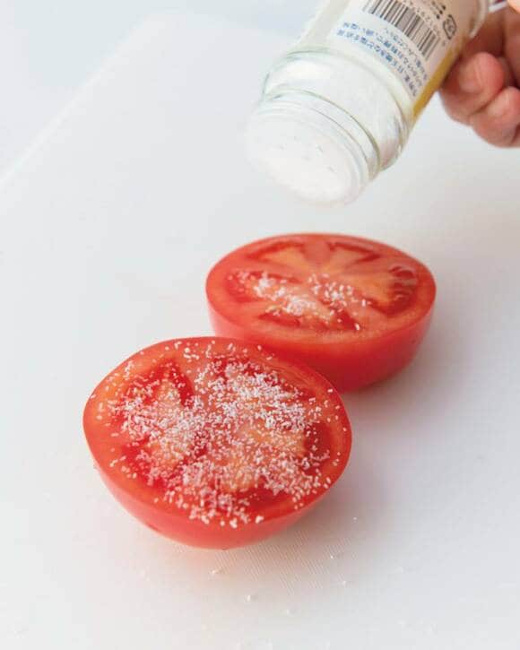 トマトに塩