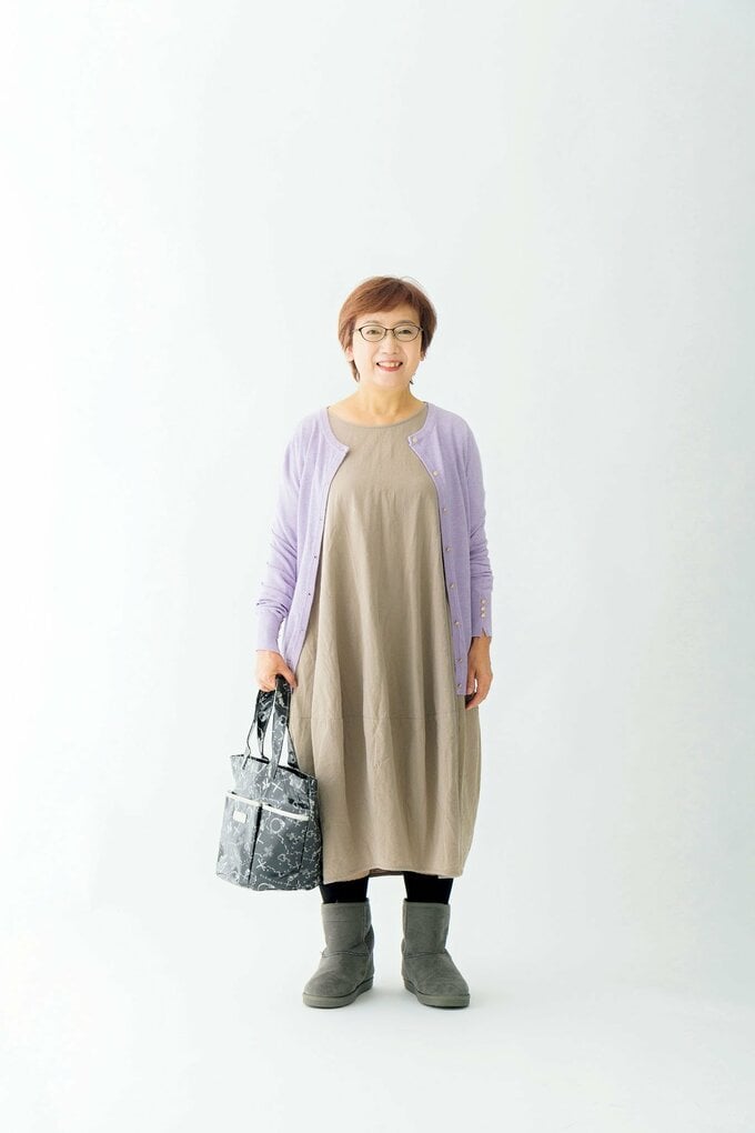 バルーンワンピ女性